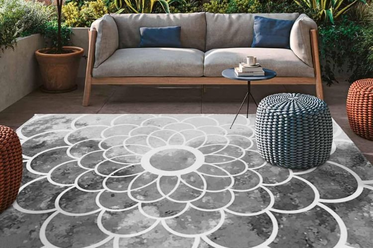 DIY Outdoor Rugs with Painted Canvas