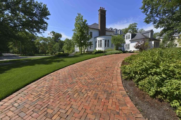 DIY Brick or Stone Pathway for a Chic Look