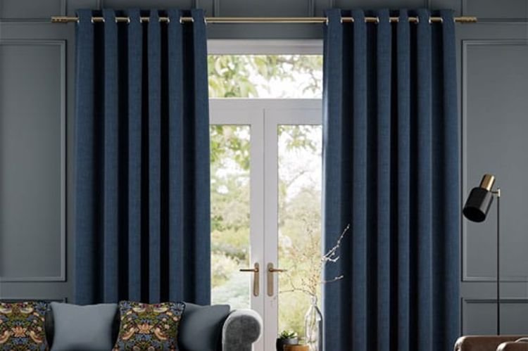 Statement Curtains: Adding Boldness with Vibrant Colors